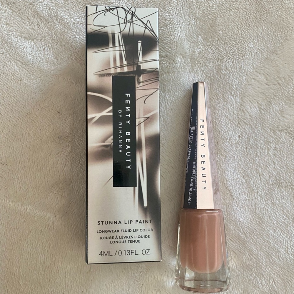 Fenty Beauty Stunna Lip Paint in Unbutton